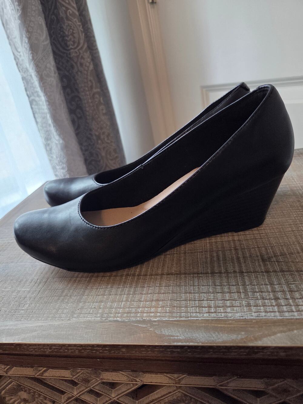 Clark's Ultimate Comfort Black Leather Wedge Heels Size 9.5